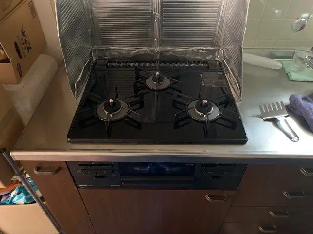 お客様にてご購入頂いたコンロも取り替え致します！営業時間外でも対応可能です！サービスの画像