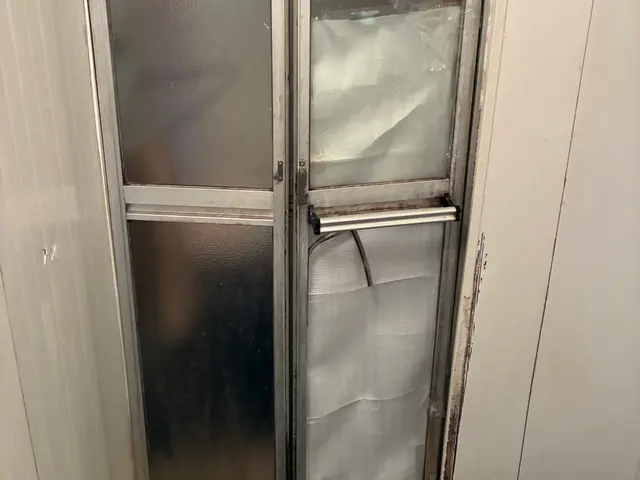 浴室ドア取替いたします！サービスの画像