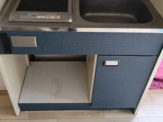 キッチンの模様替え！！ダイノックシートでイメージチェンジサービスの画像