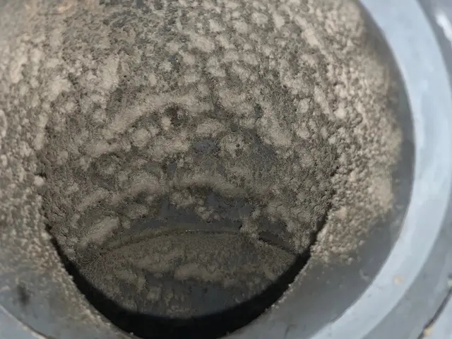 【ダクト清掃】店舗、戸建て、マンション全て対応可能！高所も対応させて頂きます！サービスの画像