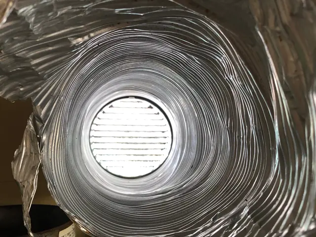 【ダクト清掃】店舗、戸建て、マンション全て対応可能！高所も対応させて頂きます！サービスの画像