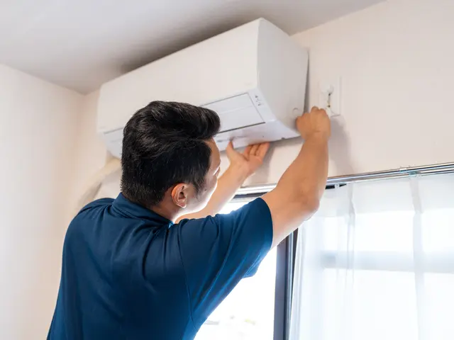 エアコン回収費用無料！安すぎて心配？でもご安心を。丁寧な仕事は、もはや趣味です。サービスの画像