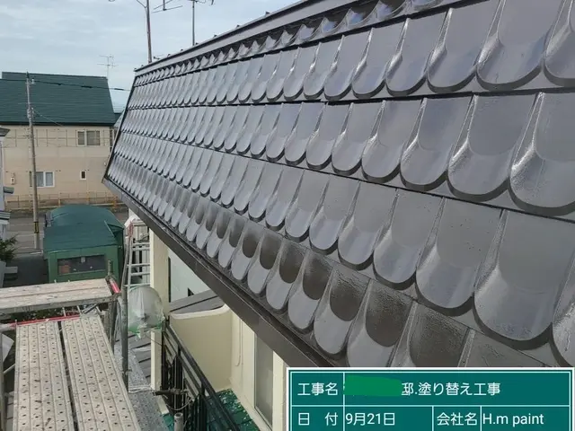 屋根塗装工事・勾配ロープ使用。迅速、丁寧、工事後管理、徹底してます！サービスの画像