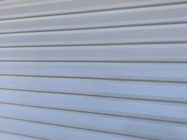 シャッター塗装サービスの画像