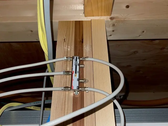 様々な経験からご希望の位置にテレビ線を増やします！《期間限定で現地調査無料》サービスの画像