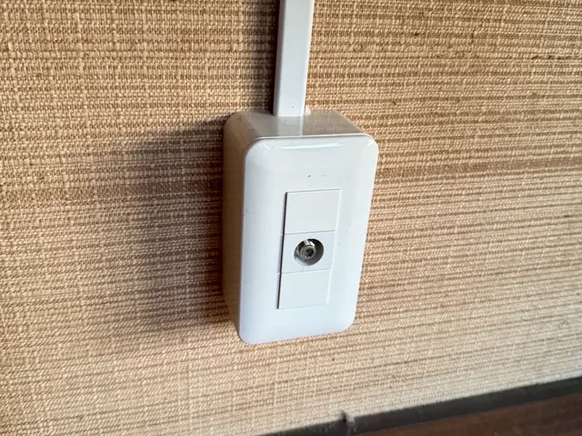 様々な経験からご希望の位置にテレビ線を増やします！《期間限定で現地調査無料》サービスの画像