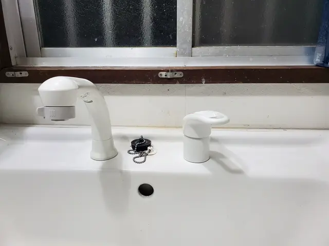 無料駐車場をご用意で300円値引き　大手作業歴15年　損保加入　P当社負担サービスの画像