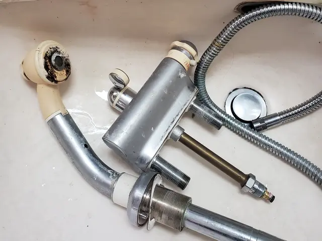 無料駐車場をご用意で300円値引き　大手作業歴15年　損保加入　P当社負担サービスの画像