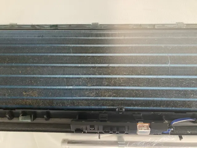 エアコン壁掛分解洗浄サービスの画像