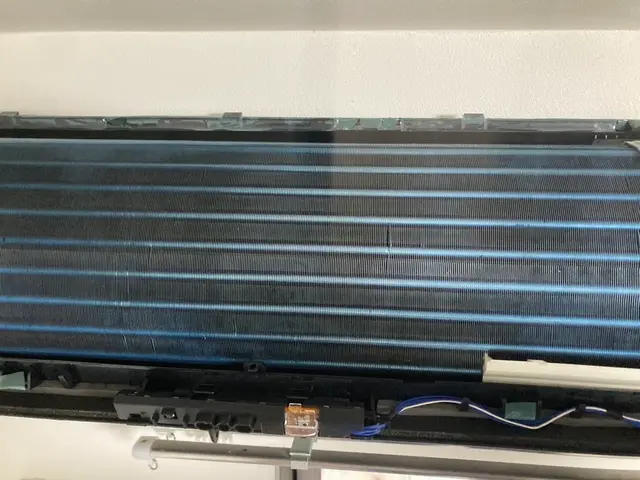 エアコン壁掛分解洗浄サービスの画像