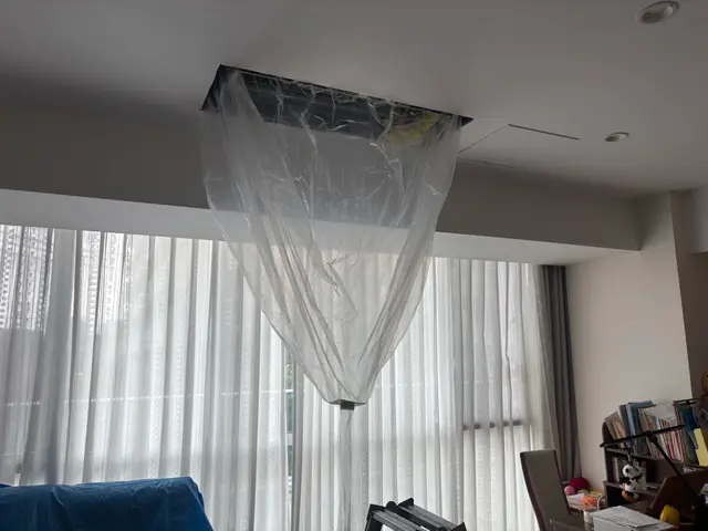 【天井埋め込みエアコン】丁寧・安心のプロ対応★エアコン内部までしっかり洗浄！サービスの画像