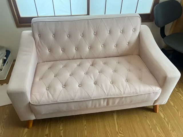 除菌、消臭無料セット！ペットが舐めても安全！即日対応！布ソファークリーニング専門サービスの画像