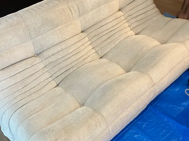 ソファークリーニング専門店！オリジナル洗浄液使用！気になる汚れ、シミ、臭いにサービスの画像