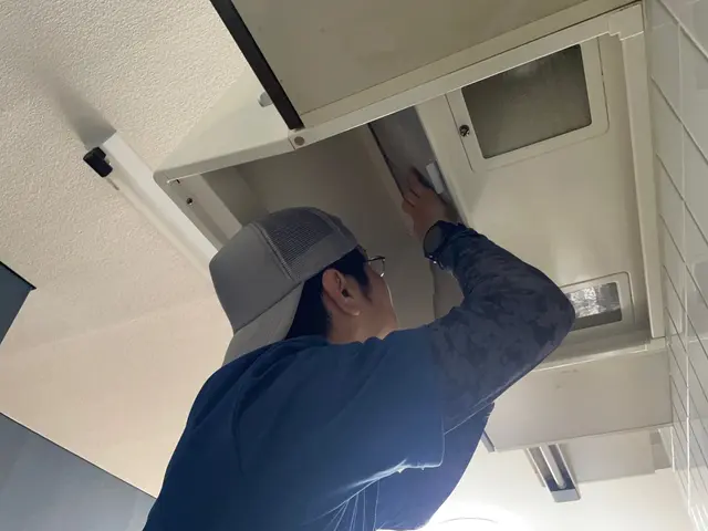 ☆レンジフードの分解洗浄☆　プロの技術でスッキリ、お掃除します。サービスの画像