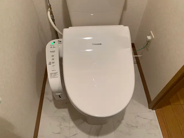 温水暖房便座のお取り替えならお任せ下さい！ 先ずはお問い合せからどうぞサービスの画像