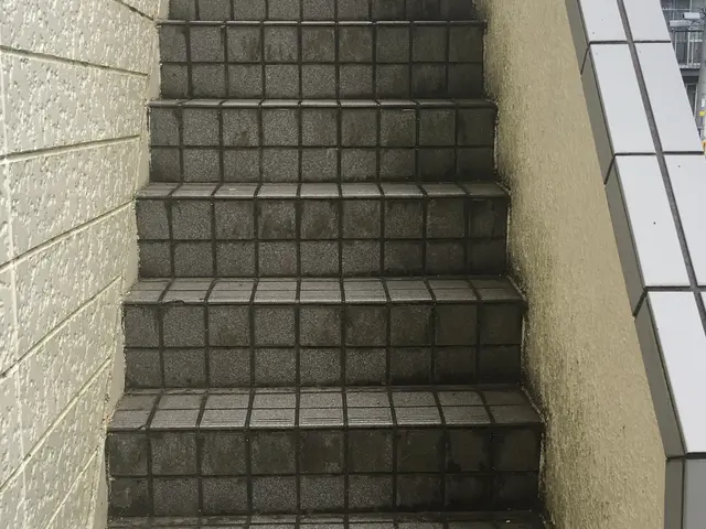 ＊ベランダの他、駐車スペース、玄関ポーチ、外壁（高所除く）等も承っております！サービスの画像