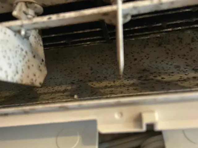 ご予約時にエアコンの型式をご連絡願います。不明な時はご連絡ください。サービスの画像