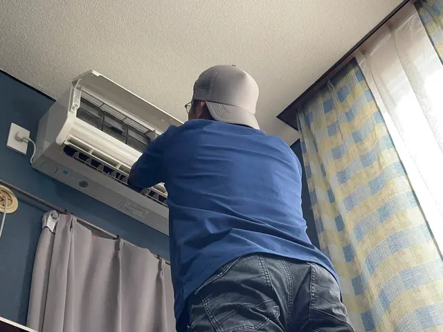 ☆エアコン分解洗浄☆　プロの技術でスッキリ！お掃除します。サービスの画像