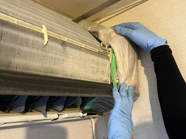 スピードより仕上がり重視！エアコンクリーニング/損害保険加入済みで安心◎サービスの画像