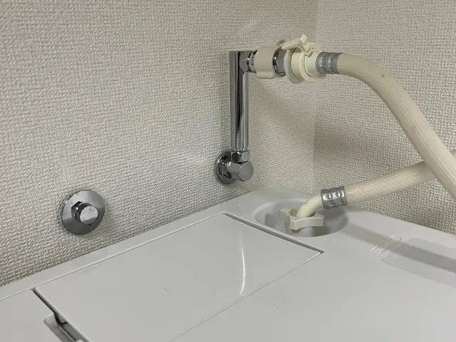 洗濯置き場の壁ピタ水栓お任せください！洗濯機取り外し&取り付けも、ご依頼可！！サービスの画像