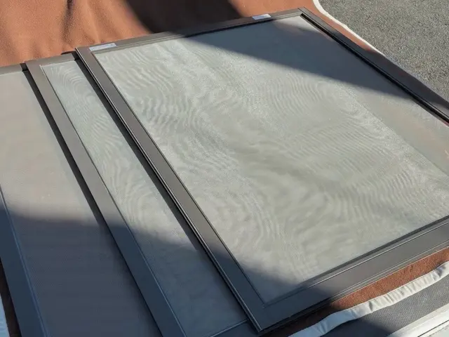 ☆丁寧な張替え☆押さえのゴムも新品に交換します☆サービス内容をご確認ください☆サービスの画像