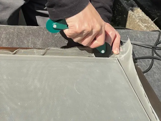 ☆丁寧な張替え☆押さえのゴムも新品に交換します☆サービス内容をご確認ください☆サービスの画像