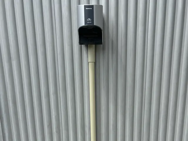 電気自動車　EVコンセント　ボックス付きタイプなど様々な工事に対応いたします！サービスの画像