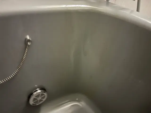 ◆14年の経験と2万件以上の実績◆あなたのフローリングや扉をプロが蘇らせます！サービスの画像