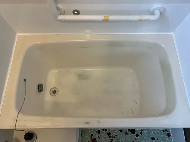 ◆14年の経験と2万件以上の実績◆あなたのフローリングや扉をプロが蘇らせます！サービスの画像