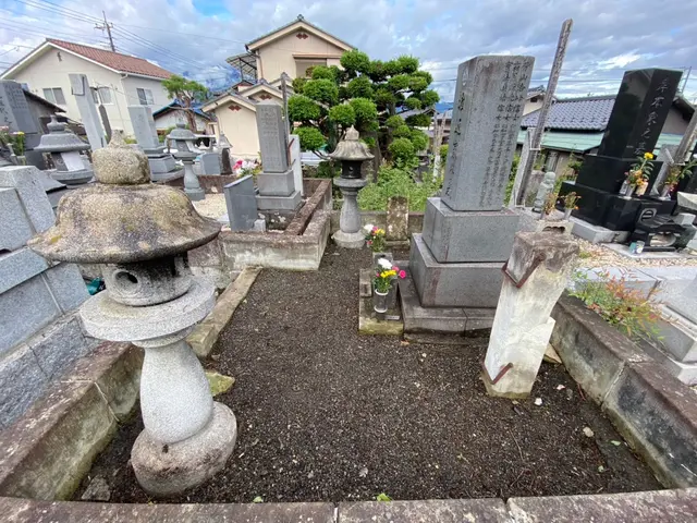 墓地清掃・お墓参り代行サービスの画像