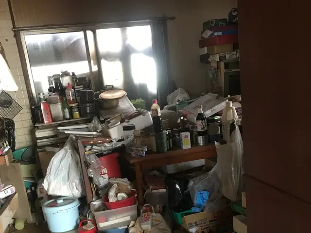 箱型2トントラックで荷台のサイズ6m3まで。お急ぎの対応も可能です。サービスの画像