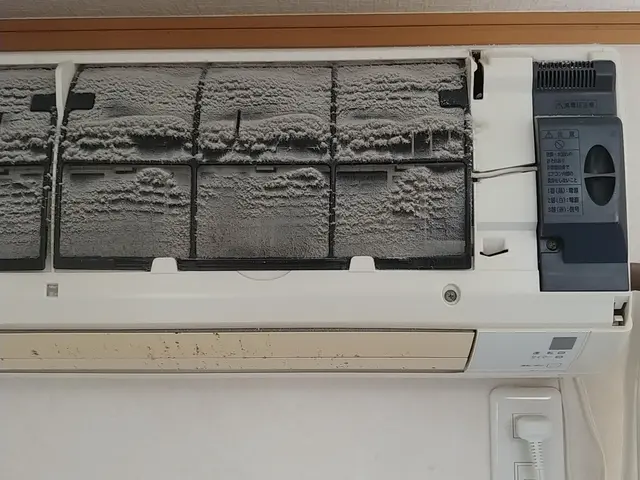 エアコン清掃して空気リフレッシュ！複数台割引あり^o^サービスの画像