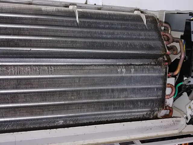 エアコン清掃して空気リフレッシュ！複数台割引あり^o^サービスの画像