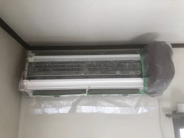 エアコンクリーニング15年以上の経験と年間1000台近くの実績でキレイにしまサービスの画像