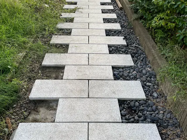 お客様の要望に応える玄関タイルクリーニングサービスの画像