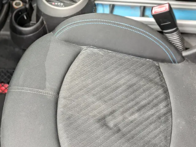 車内清掃（車内クリーニング）あらゆる車内汚れを撃退！快適空間を取り戻す匠の技サービスの画像