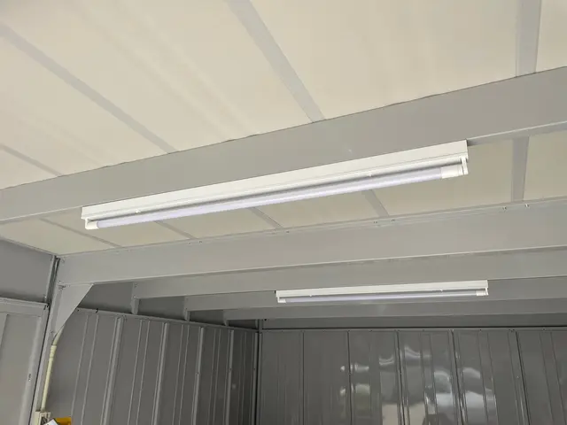 第1種電気工事士の私が訪問致します!配線加工が必要な照明も対応しております!サービスの画像