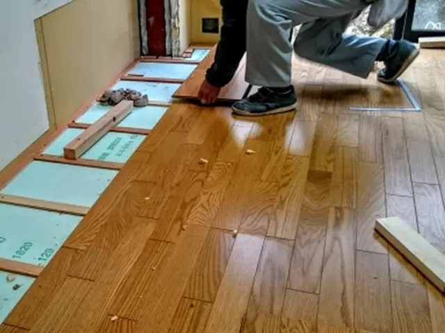 フローリング施工（畳から嵩上げしての工事も可能です！）サービスの画像