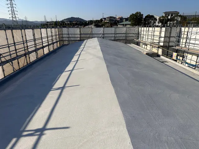 【雨漏り修理の専門店】業歴30年以上◆1級技能士が一貫して対応します。保険加入済サービスの画像