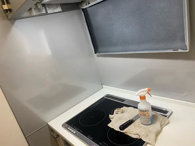 頑固な油汚れを除去致します！土日祝日または時間外もお気軽に御用命下さい！サービスの画像