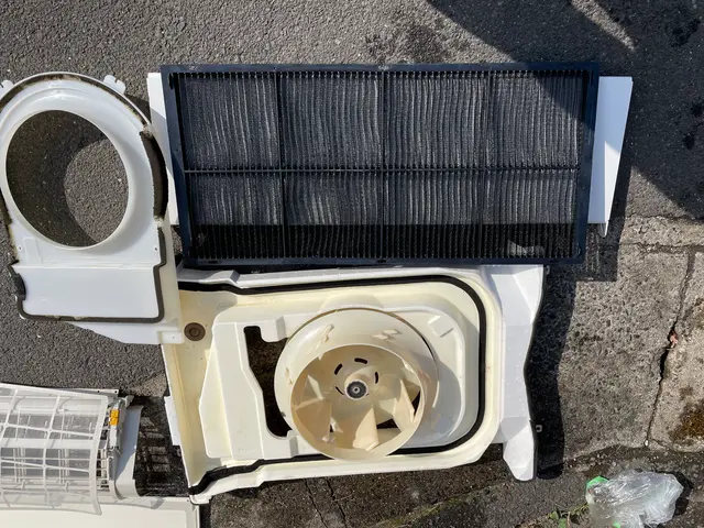 高松市発！エアコン洗浄専門業者、年間3000台以上の実績！迅速、丁寧仕上りに自信サービスの画像