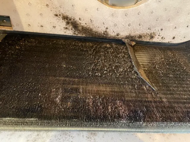 高松市発！エアコン洗浄専門業者、年間3000台以上の実績！迅速、丁寧仕上りに自信サービスの画像