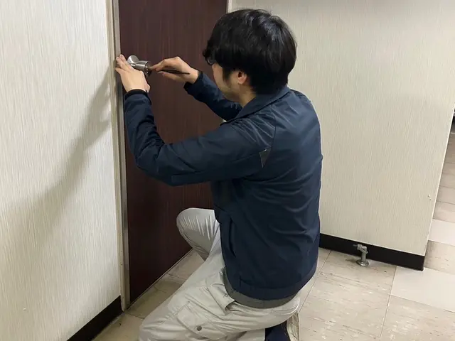 【業歴10年の実績】自社スタッフがお伺いします！営業時間外も対応可能！サービスの画像