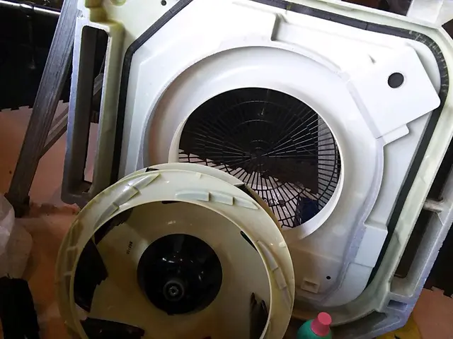 エアコンのヤニ汚れや、油汚れに強くカビにも効く独自の洗剤使用◎損保加入済みで安心サービスの画像