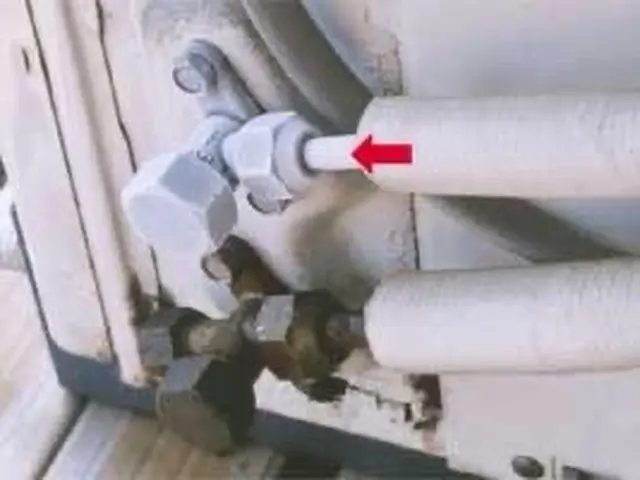 エアコンのガス充填・ガス漏れパイプ修理・取付・取り外し処分などお任せ下さい！ごサービスの画像