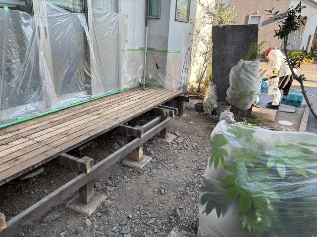 【ウッドデッキの補修はおまかせください】撤去処分作業も承ります。サービスの画像