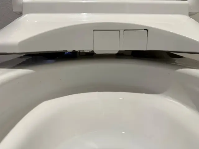 頑固な尿石や臭いお任せ下さい☆before→afterお見せします！サービスの画像