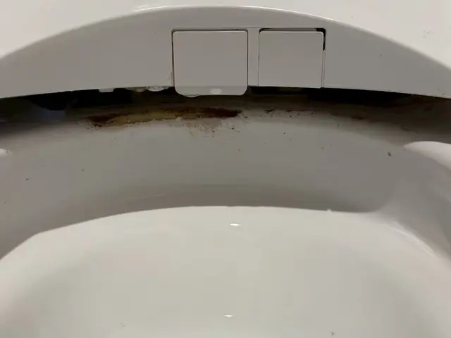 頑固な尿石や臭いお任せ下さい☆before→afterお見せします！サービスの画像