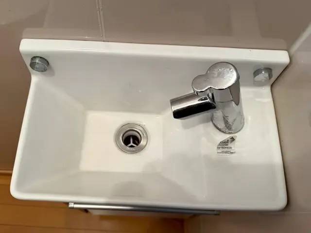 頑固な尿石や臭いお任せ下さい☆before→afterお見せします！サービスの画像