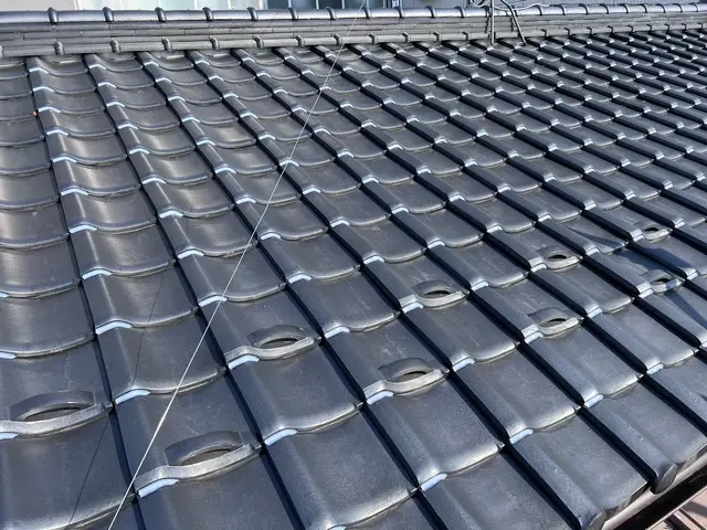 棟板金交換、屋根カバー工事、葺き替え工事、瓦工事一式サービスの画像